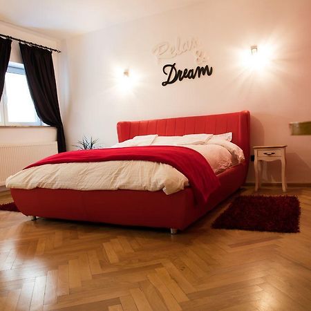 Luky10 Apartment Брашов Екстериор снимка